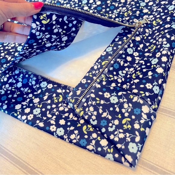 ADDISON BAY Everyday Pullover Courtside Multi Blue Floral, Bottom Zip XS NWT - Picture 6 of 7